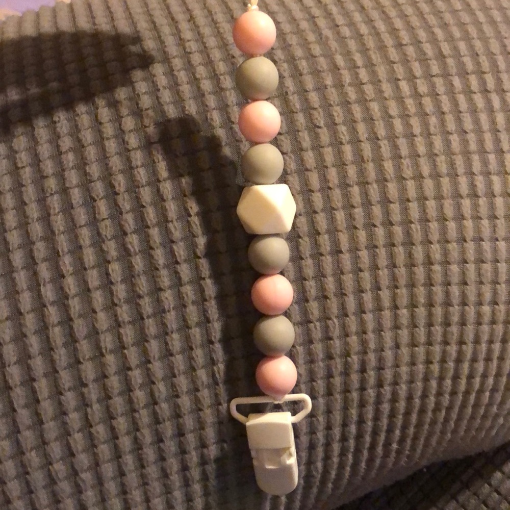 Baby girl pacifier clip - Picture 2 of 2